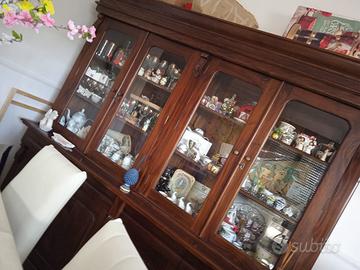Vetrina credenza in legno massello stile classico