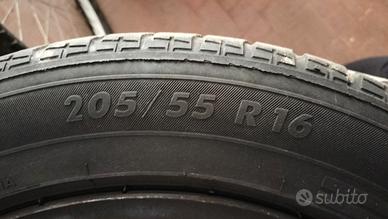 4 gomme 205/55 R16 + 4 cerchi
