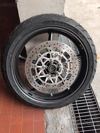 cerchio completo Triumph con gomma