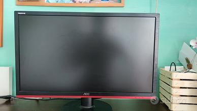Monitor da gaming AOC da 24" con speaker integrati