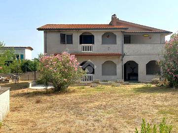 VILLA SINGOLA A APRILIA