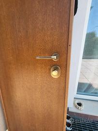 PORTA BLINDATA  DOPPIO BATTENTEcompleya di telaio 