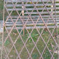 griglia in ferro antica saldata a fuovo da villa v