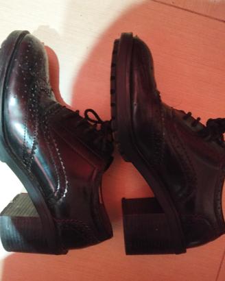 Scarpe mocassino donna colore nero lucido e tacco