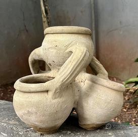 Vaso decorativo in terracotta a più bocche