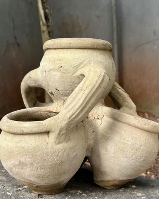 Vaso decorativo in terracotta a più bocche