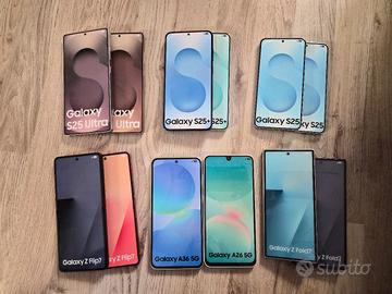 Telefoni FINTI (dummy) per esposizione Samsung.