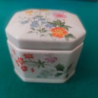 piccolo cofanetto in ceramica