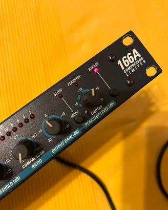 Compressore audio dbx 166a
