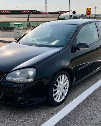 Golf MK5 2.0tdi 170cv DSG per ricambi