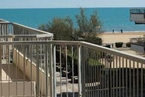 30.5-13 GIUGNO/Fronte-lato mare/piscina/5-6px/bilo