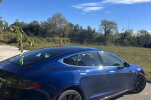 Tesla Model S 90D