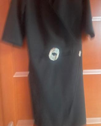 Vestitino nero da dinna modello tubino con spacco