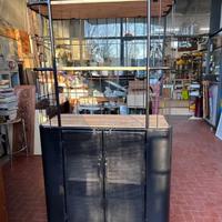 Libreria stile industriale