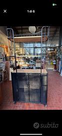 Libreria stile industriale