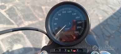 Harley Davidson 883R  Cente nario