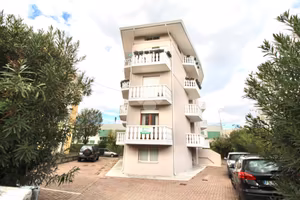 2 LOCALI A LIGNANO SABBIADORO