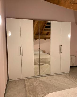 Armadio camera da letto (bianco + specchio)
