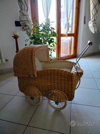 carrozzina vimini per bambole 