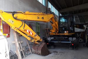 J C B J S 130 w neuson E Z 36