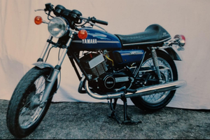Yamaha 350 RD 1975 restaurata