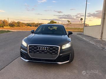 AUDI Q2 30 TDI S tronic Identity Black