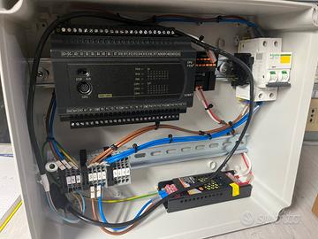 PLC FX3U-32MRT, HMI Samkoon EA-043A e Cavi