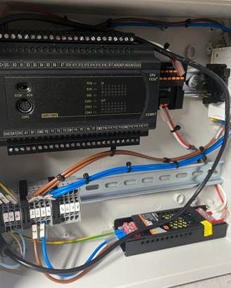 PLC FX3U-32MRT, HMI Samkoon EA-043A e Cavi