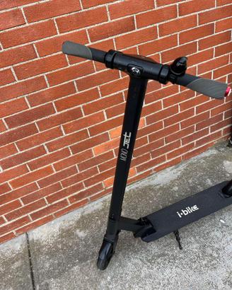 Monopattino elettrico Mono jet a marchio i-bike
