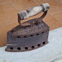Ferro da stiro d'epoca