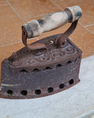 Ferro da stiro d'epoca