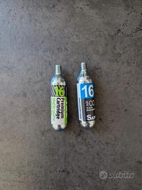 2 bombolette CO2 16g filettate per bici