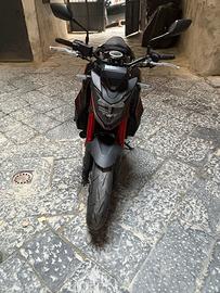 Honda hornet 750