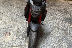 Honda hornet 750
