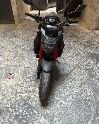 Honda hornet 750