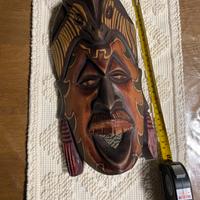 Maschere etniche in legno