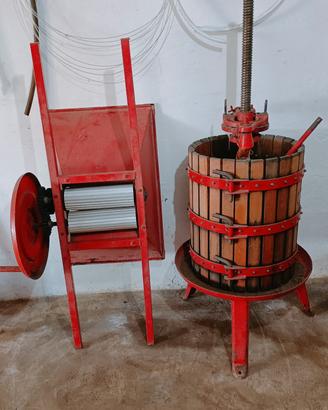 torchio e pigiatrice uva