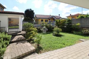 VILLA A SCHIERA A NERVIANO