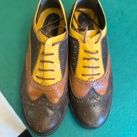Scarpe mocassino allacciato