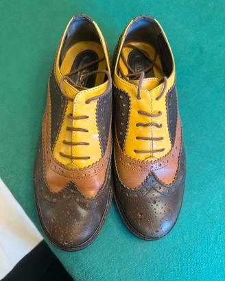 Scarpe mocassino allacciato