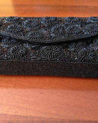 Borsa pochette con perline nere