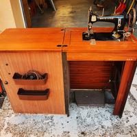 macchina da cucire White Star