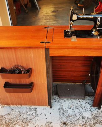 macchina da cucire White Star