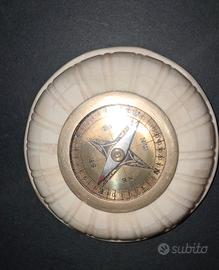 Bussola vintage in osso o .....
