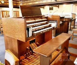 Organo liturgico e organista