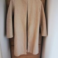 Cappotto primaverile Zara beige. 