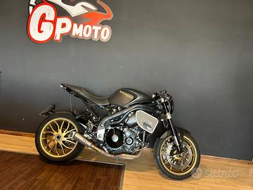 Triumph Speed Triple 1050 special cafe racer