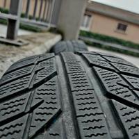 Gomme invernali 195/65 R15 con cerchi.