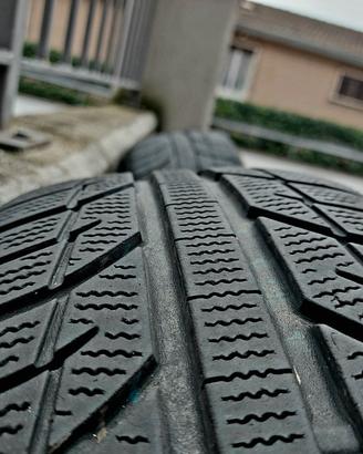 Gomme invernali TOYO - 195/65 R15 con CERCHI.