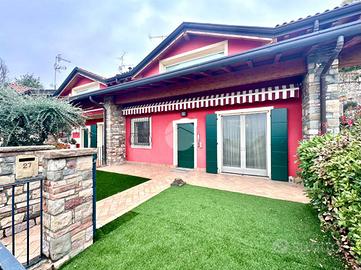 VILLA A SCHIERA A CAPRIOLO